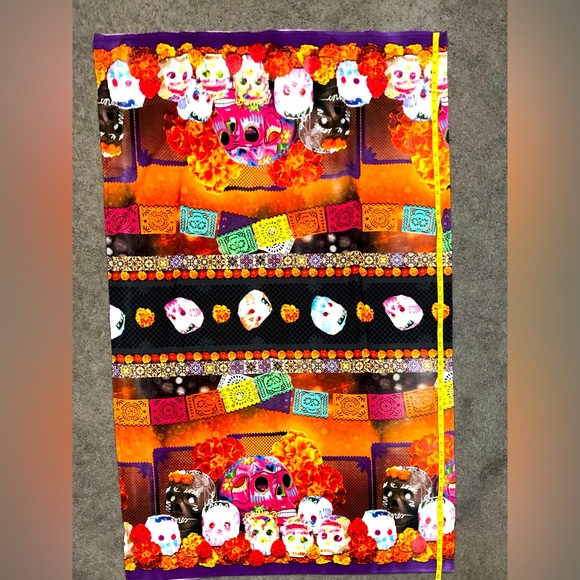 🎃 BANNER Day of the Dead Skeletons Multicolored Fabric banner size57"x37”NWOT - Picture 4 of 9
